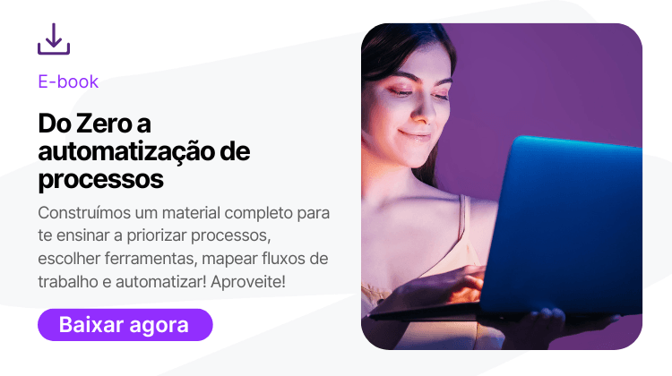 Gestora lendo e-book do zero a automatização de processos.