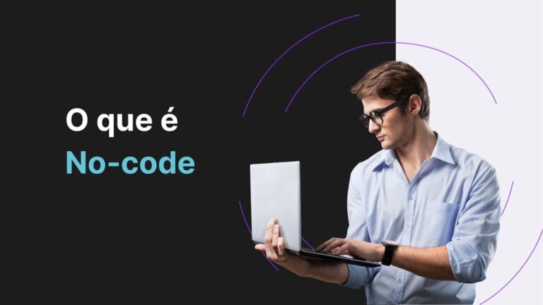 Analista lendo artigo sobre o que é no-code